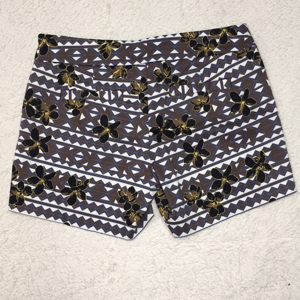 LADIES J CREW SHORTS - Picture 2 of 5